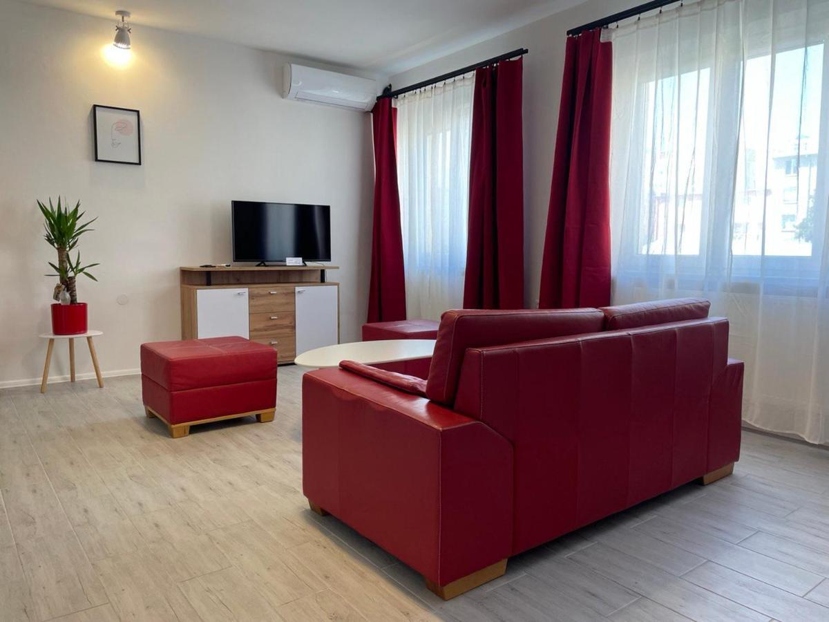 Newly Renovated 2 Rooms Apartment Downtown Nitra Extérieur photo